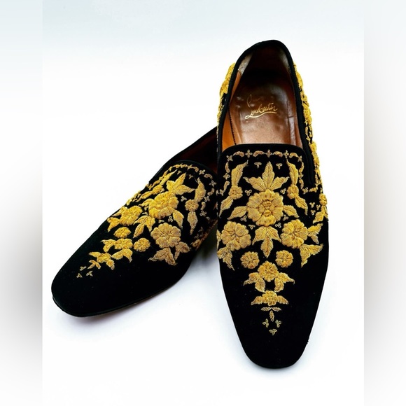 CHRISTIAN LOUBOUTIN Royal Embroidered
Shoes. Good condition. Size 41 - Picture 4 of 5